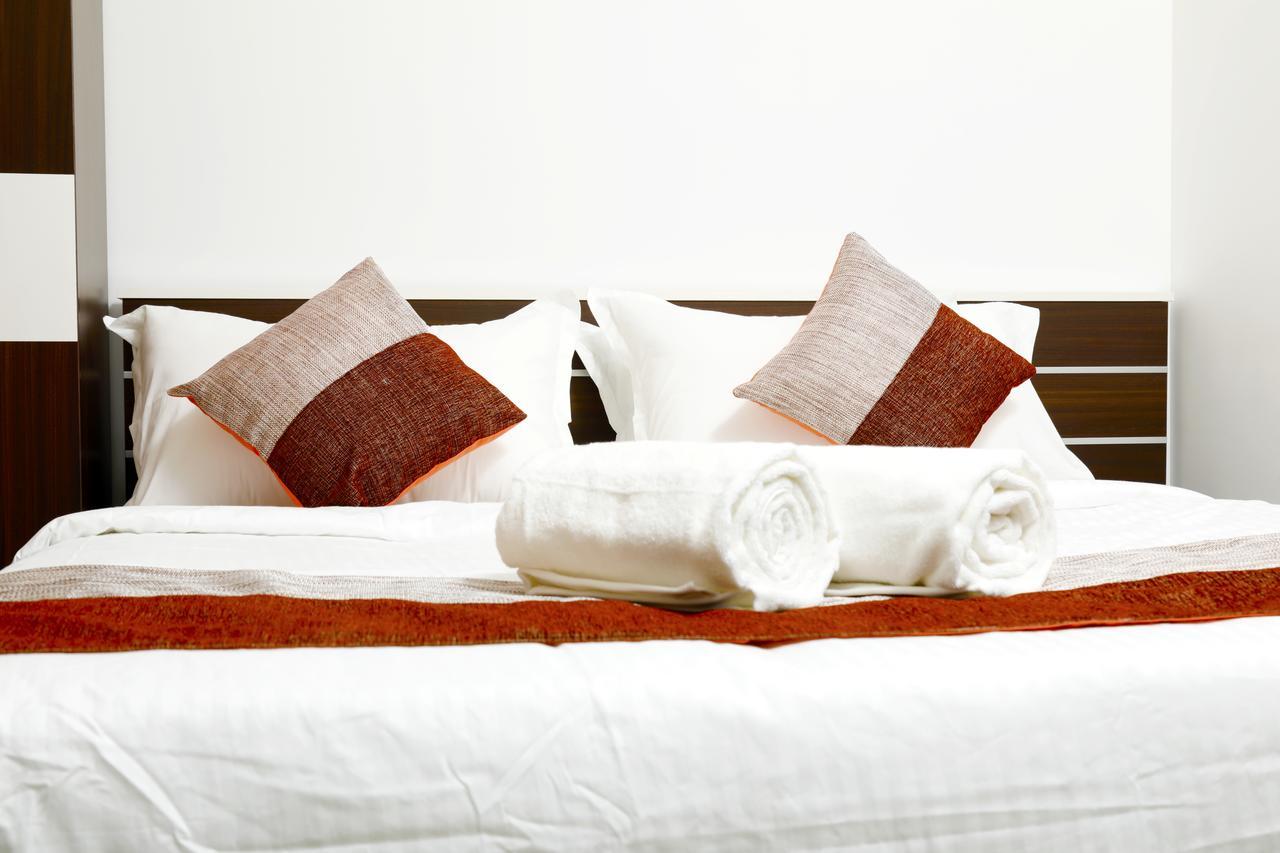 Puthens Clifton Inn Kottayam Buitenkant foto